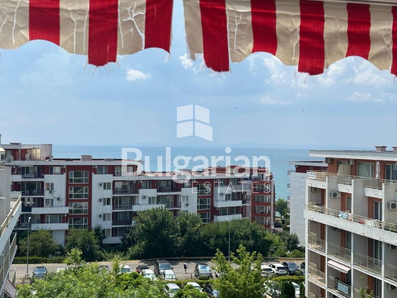 Двустаен апартамент с южно изложение и гледка море